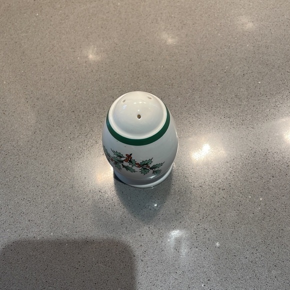 Spode Made in England Salt Shaker - Picture 2 of 4